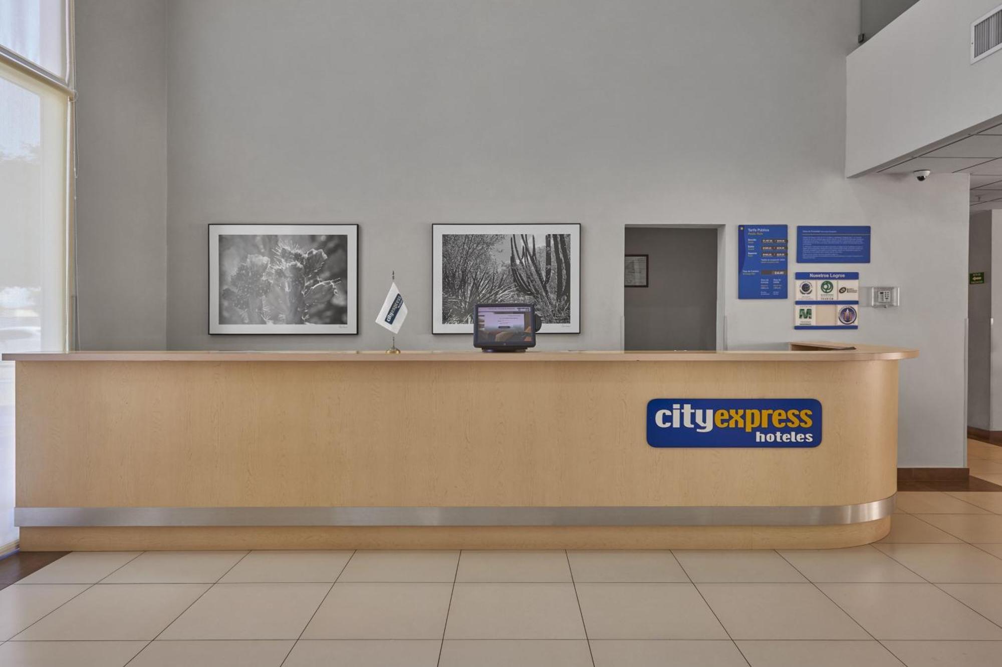 City Express By Marriott Ciudad Obregon Bagian luar foto