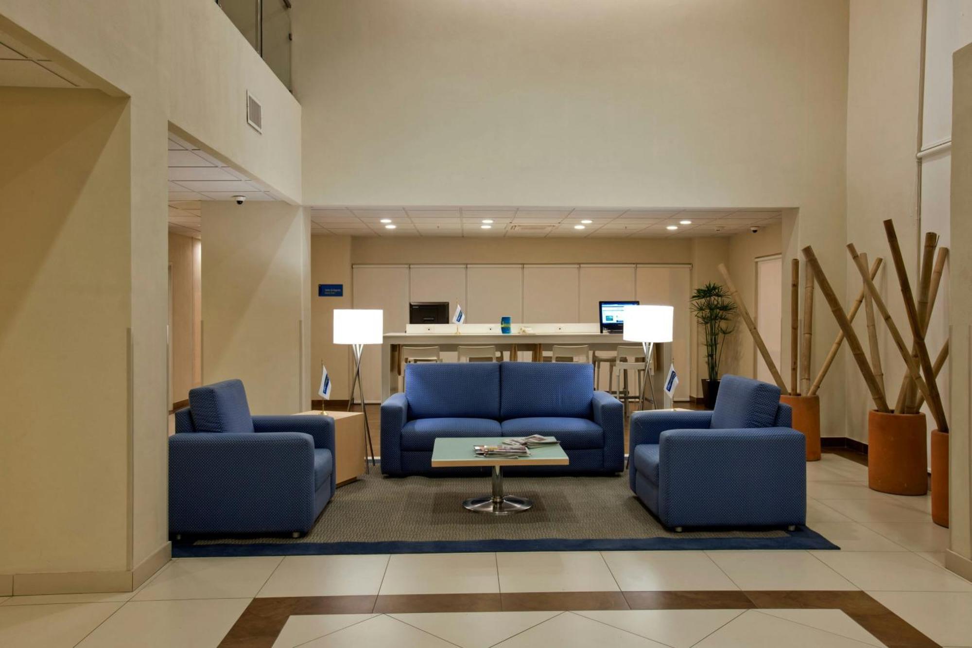 City Express By Marriott Ciudad Obregon Bagian luar foto